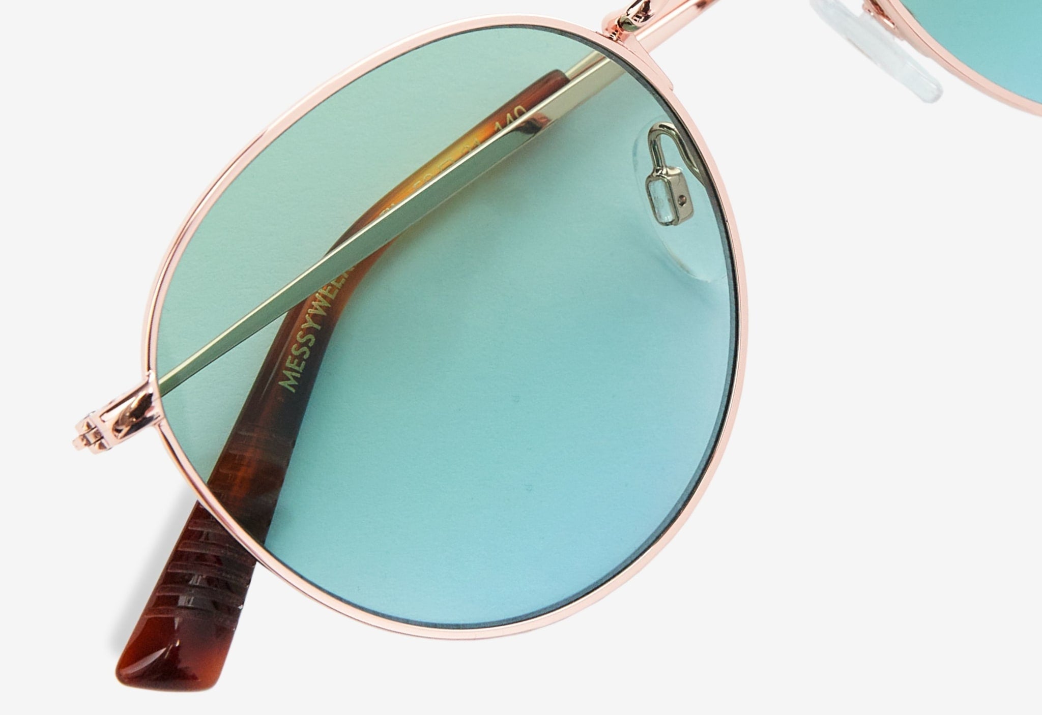 Round metal sunglasses with green lens | MessyWeekend